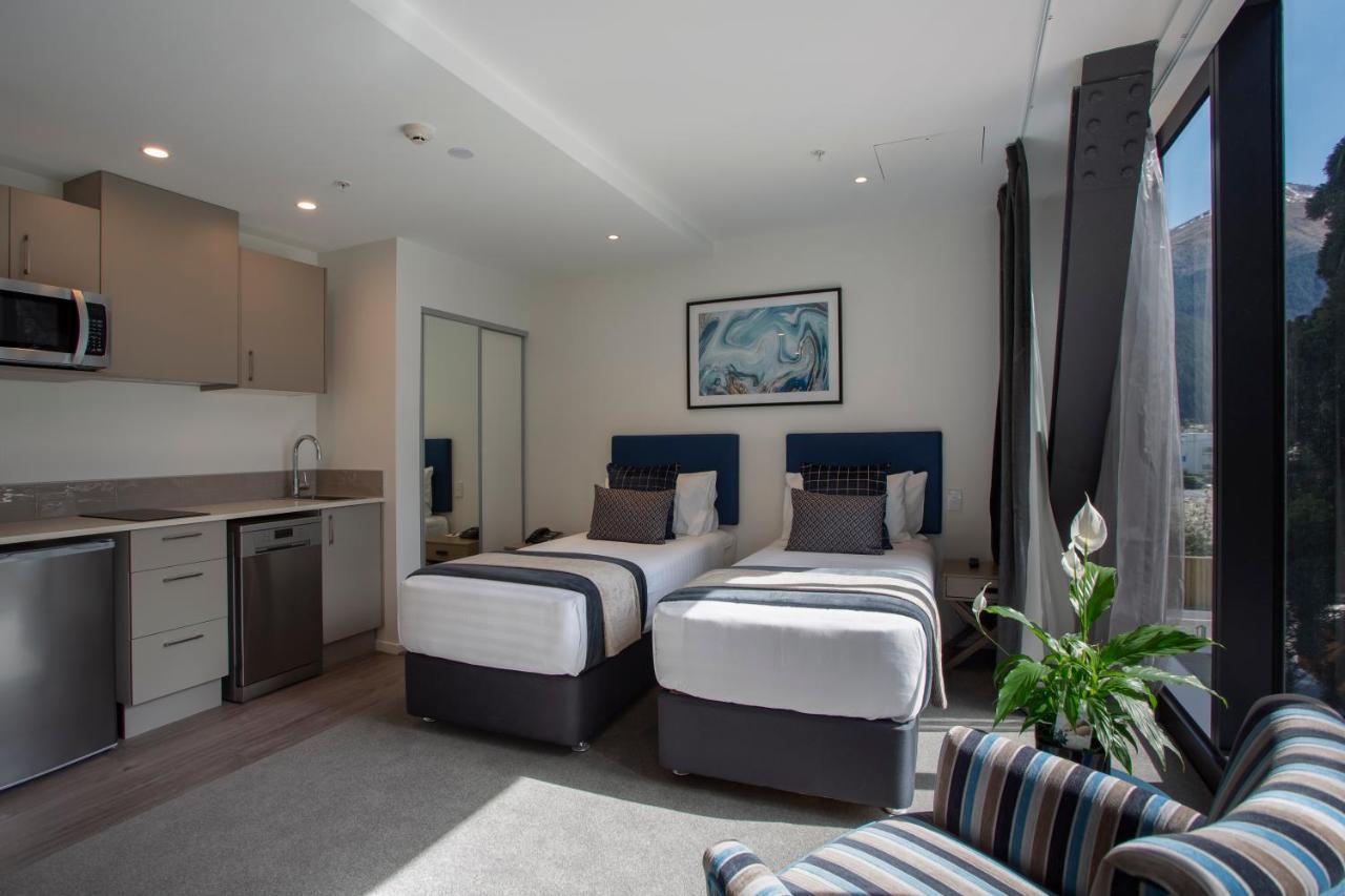 Ramada By Wyndham Queenstown Central Exterior photo