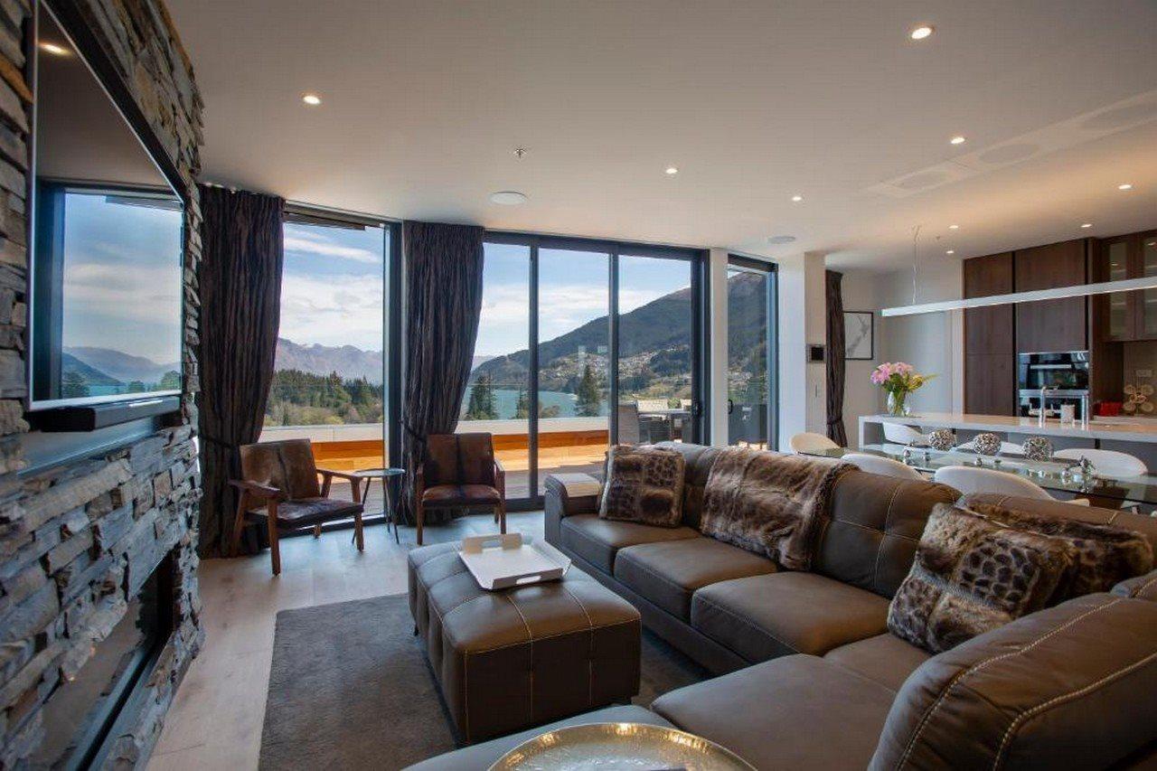 Ramada By Wyndham Queenstown Central Exterior photo