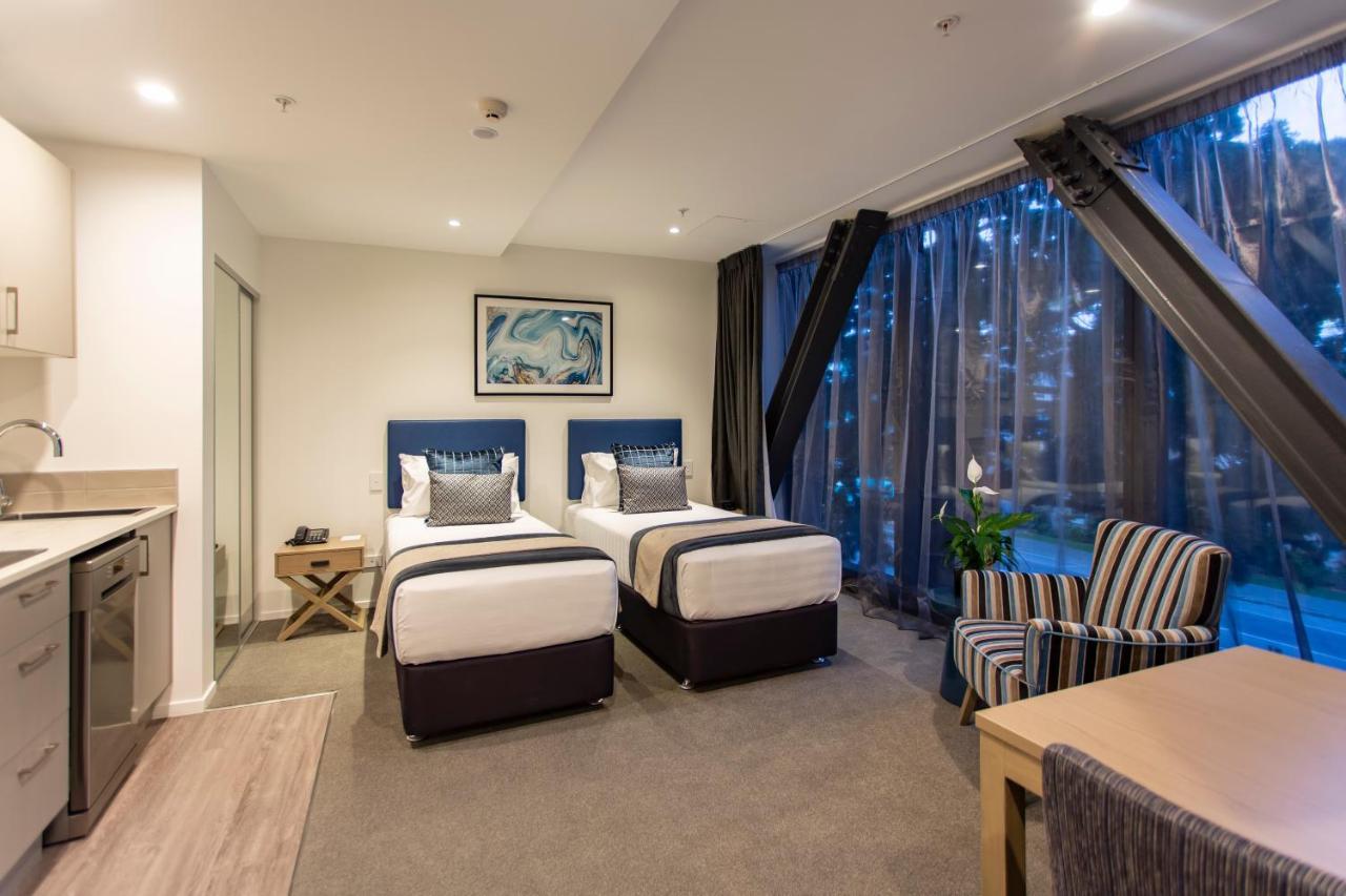 Ramada By Wyndham Queenstown Central Exterior photo