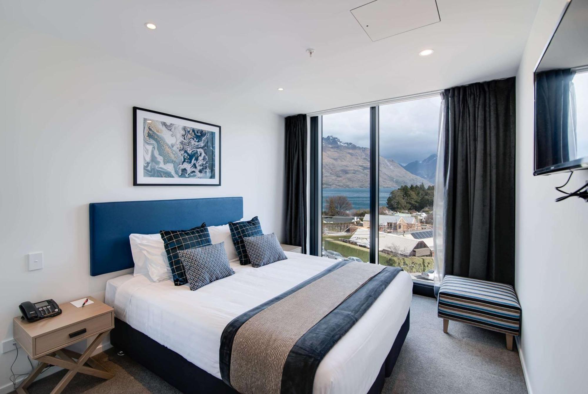 Ramada By Wyndham Queenstown Central Exterior photo