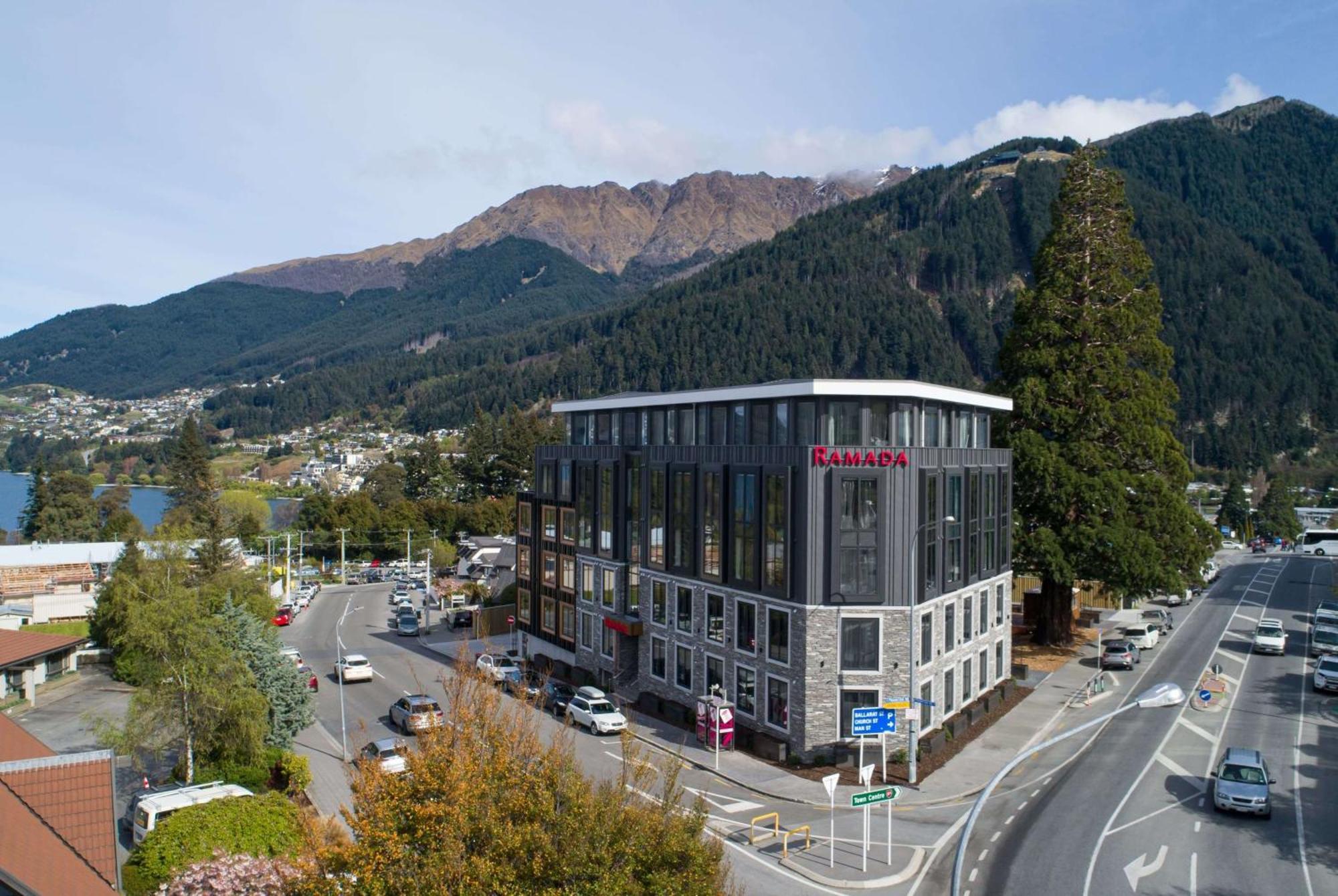 Ramada By Wyndham Queenstown Central Exterior photo