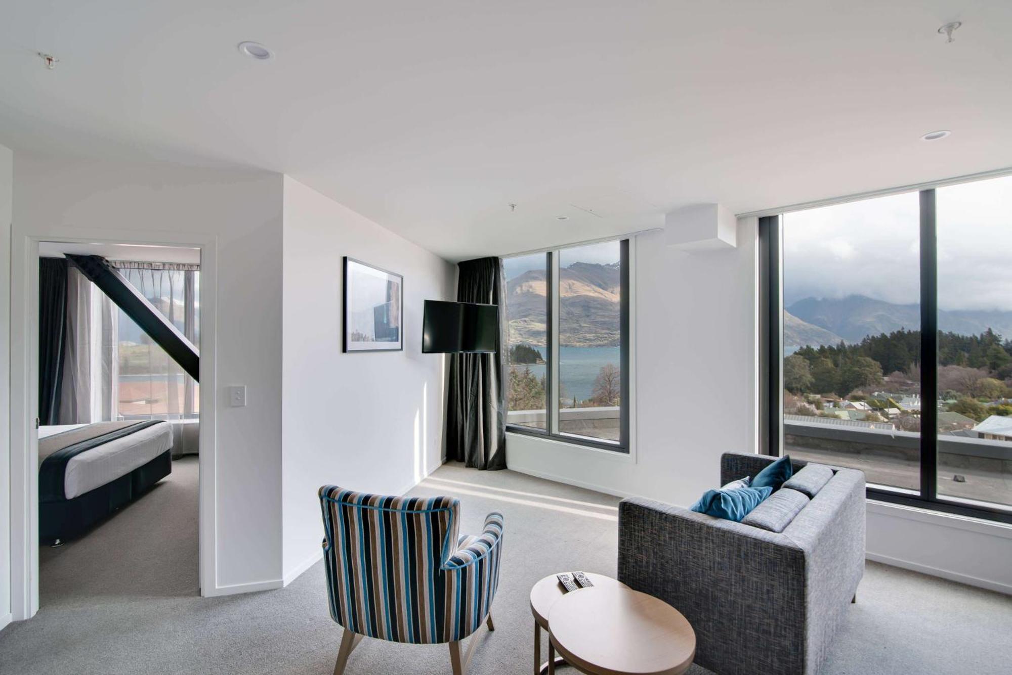 Ramada By Wyndham Queenstown Central Exterior photo