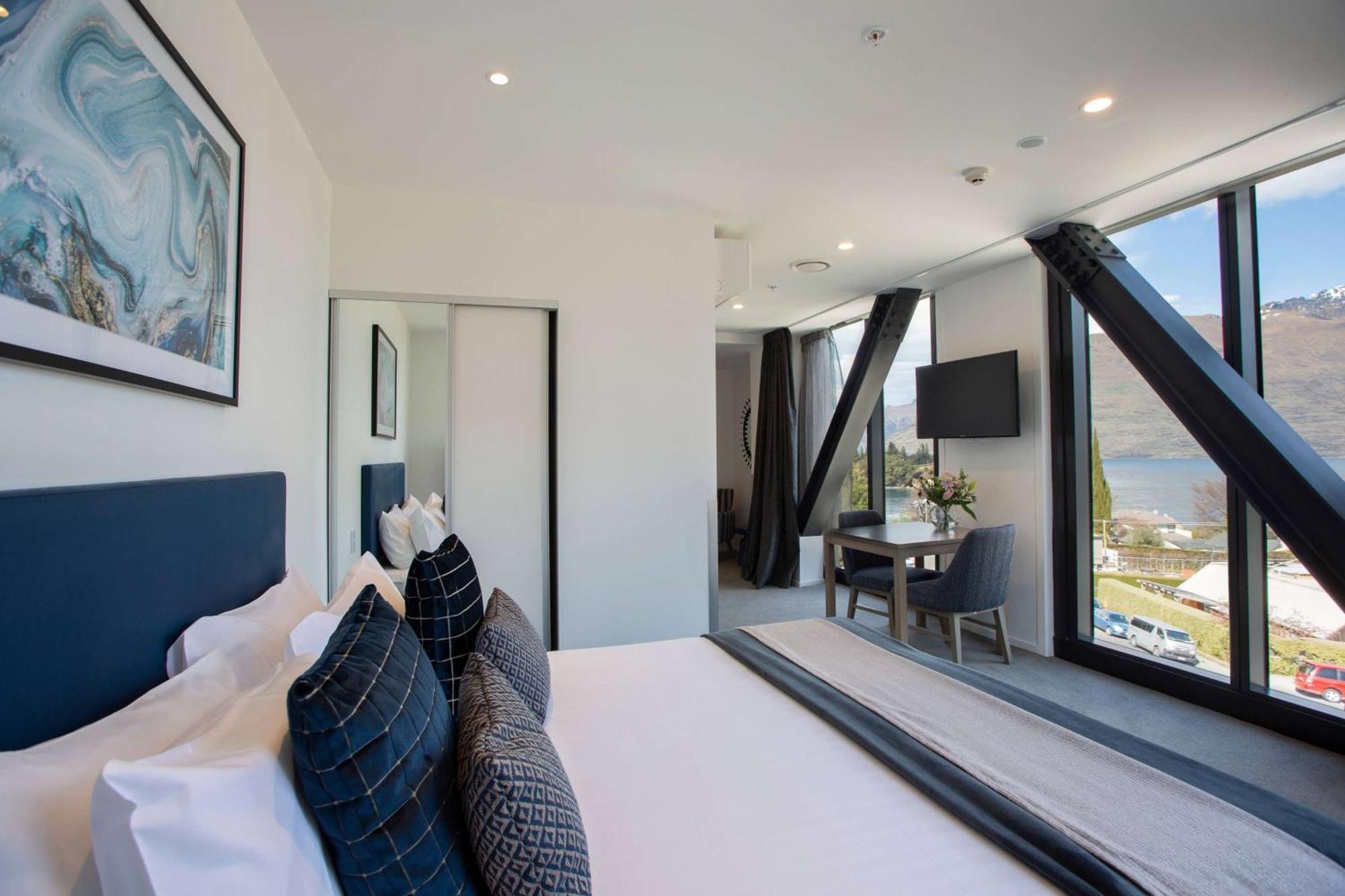 Ramada By Wyndham Queenstown Central Exterior photo