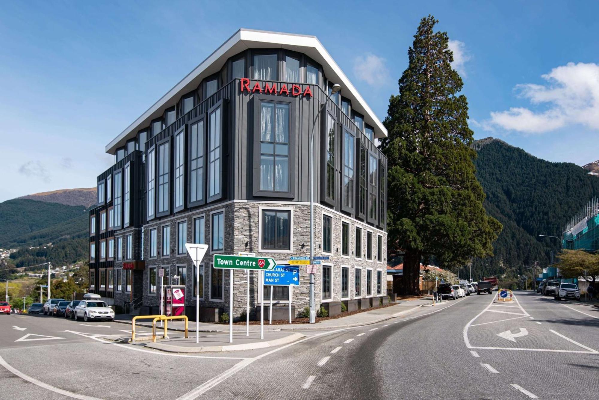 Ramada By Wyndham Queenstown Central Exterior photo