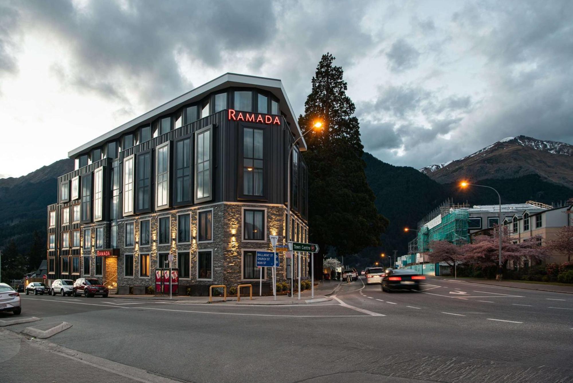 Ramada By Wyndham Queenstown Central Exterior photo