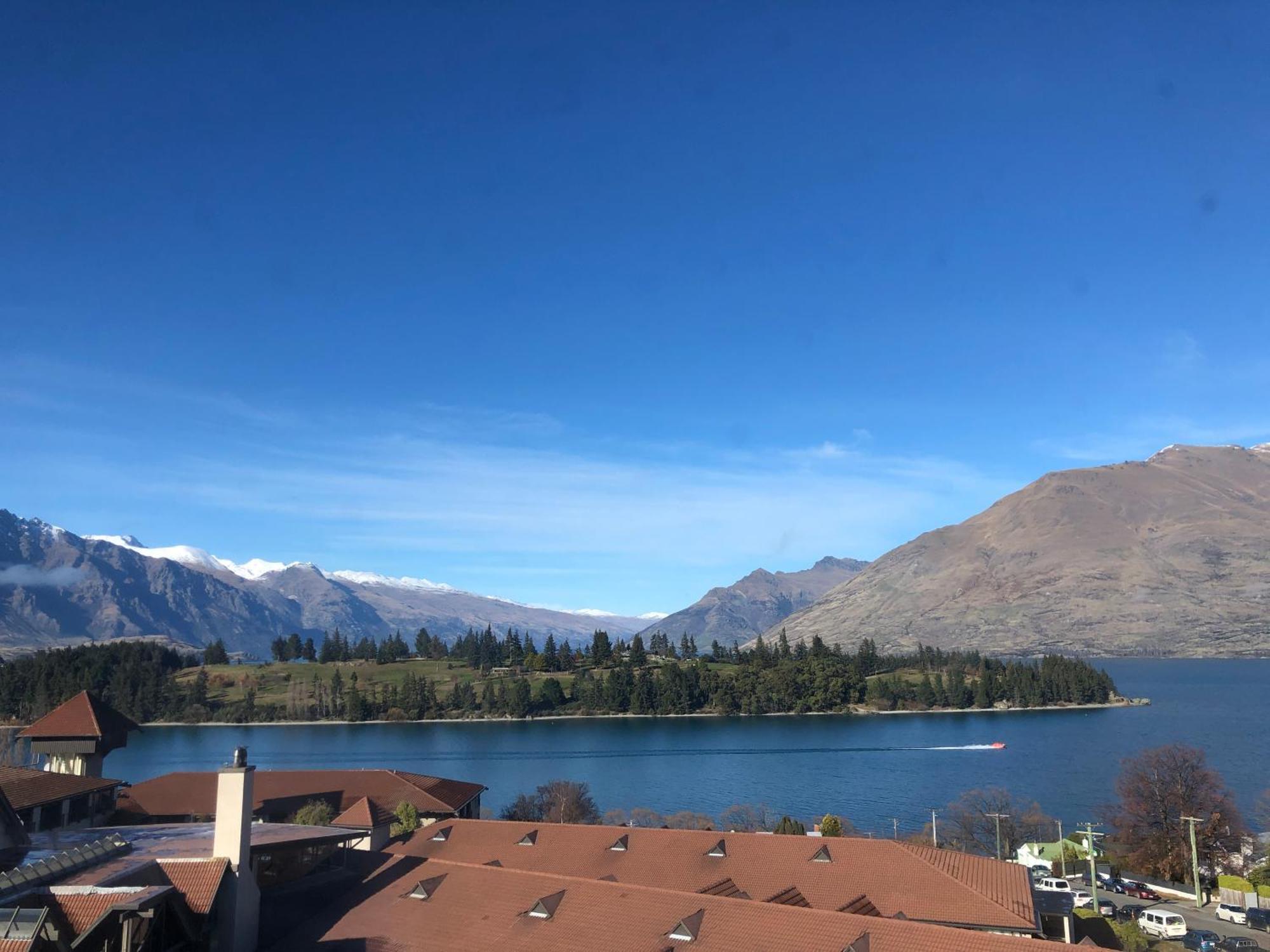 Ramada By Wyndham Queenstown Central Exterior photo