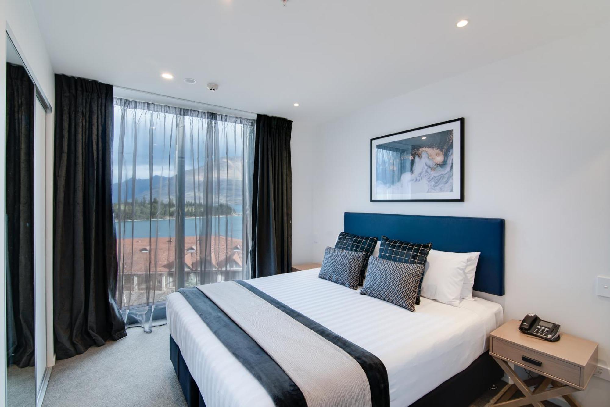 Ramada By Wyndham Queenstown Central Exterior photo